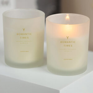 Custom Scented Candle With soy wax and essential oils